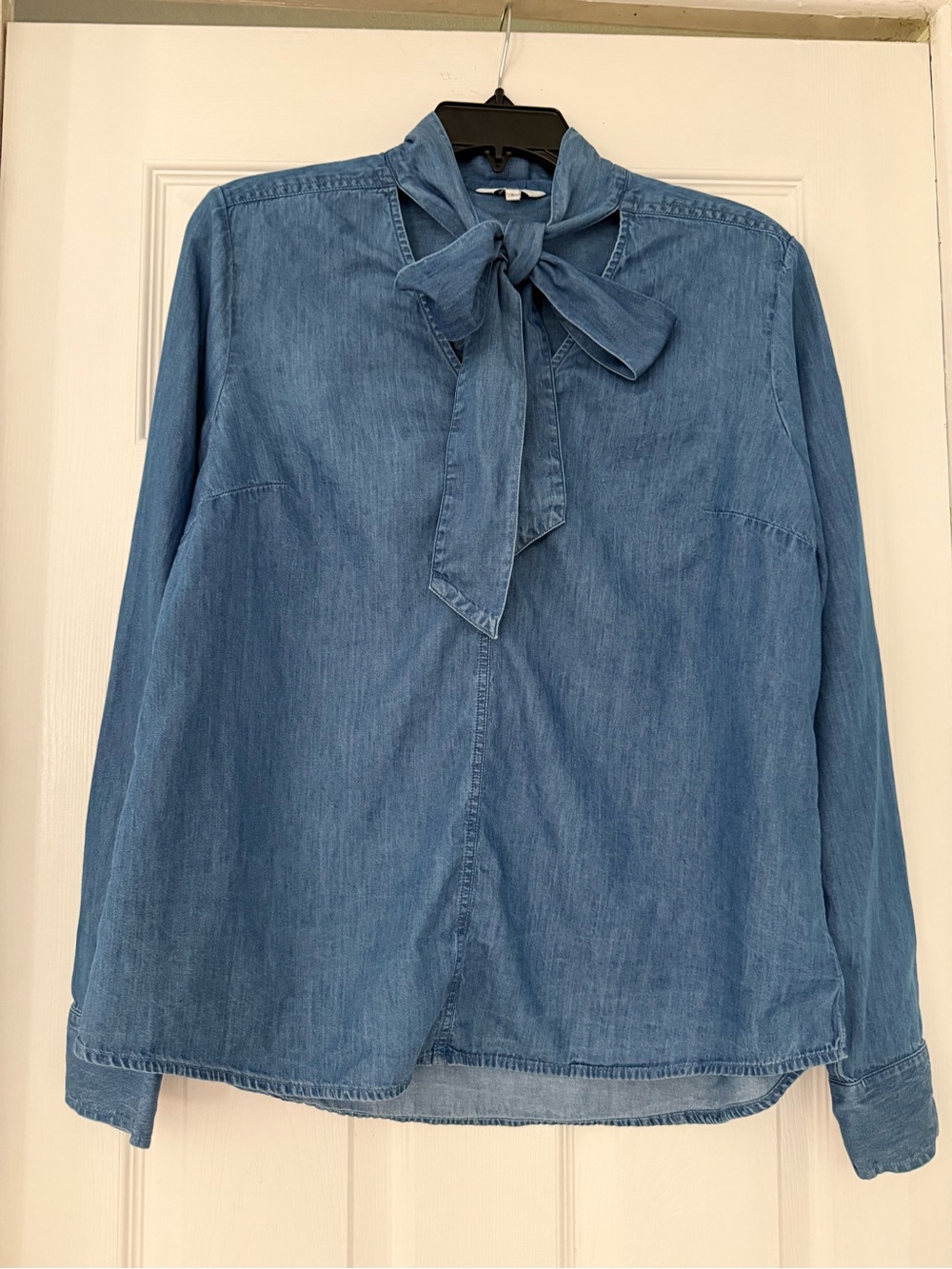 Crown & ivy Light Wash Denim Tie-Neck Blouse